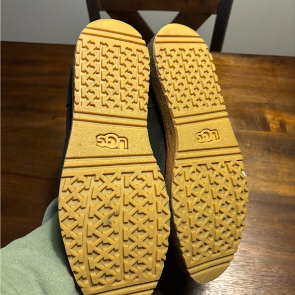 UGG Mens Waterproof Boots - 8.5 - Picture 4 of 5